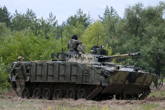 Russia Ukraine Military Operation Volunteers Training