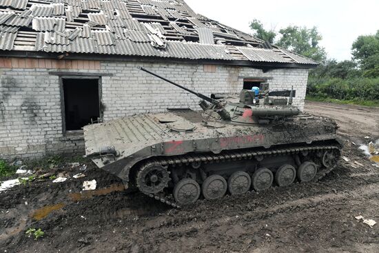 Russia Ukraine Military Operation Tank Army Units