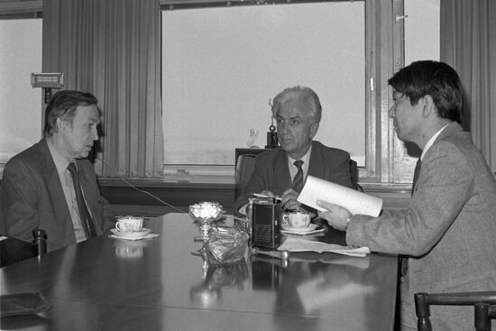 Valentin Falin and Mr. Juje