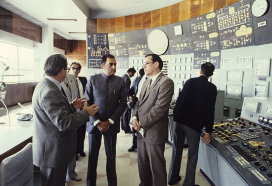 Indian delegation visits USSR