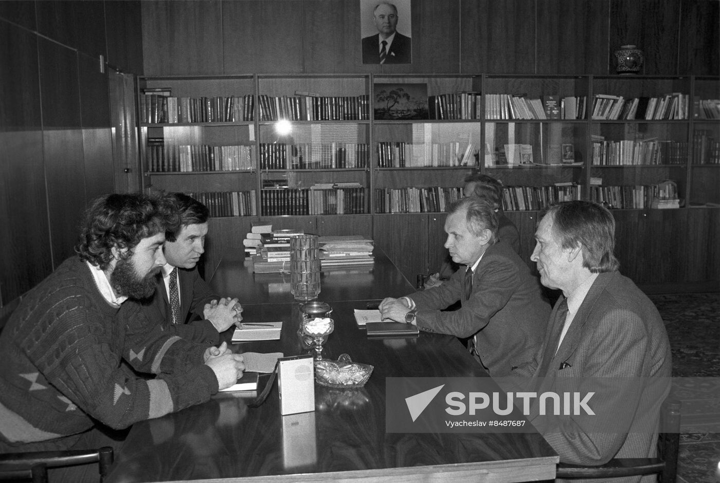 Meeting of Greek journalists with APN Chairman Falin