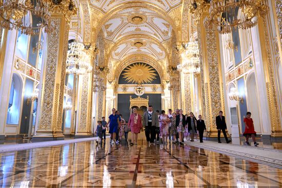 Russia Putin Large Families Parents