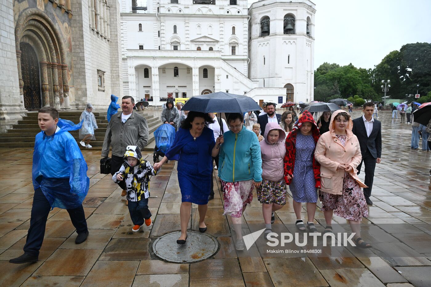 Russia Putin Large Families Parents