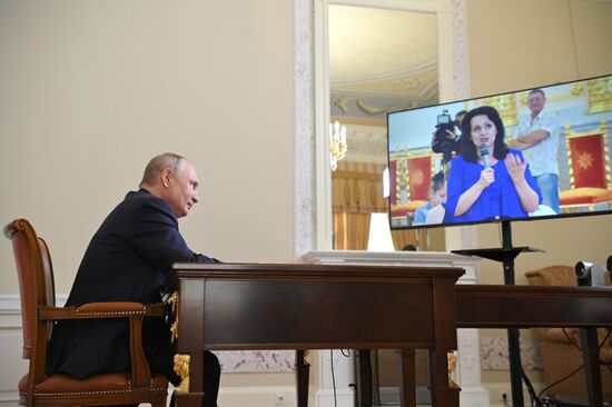 Russia Putin Large Families Parents