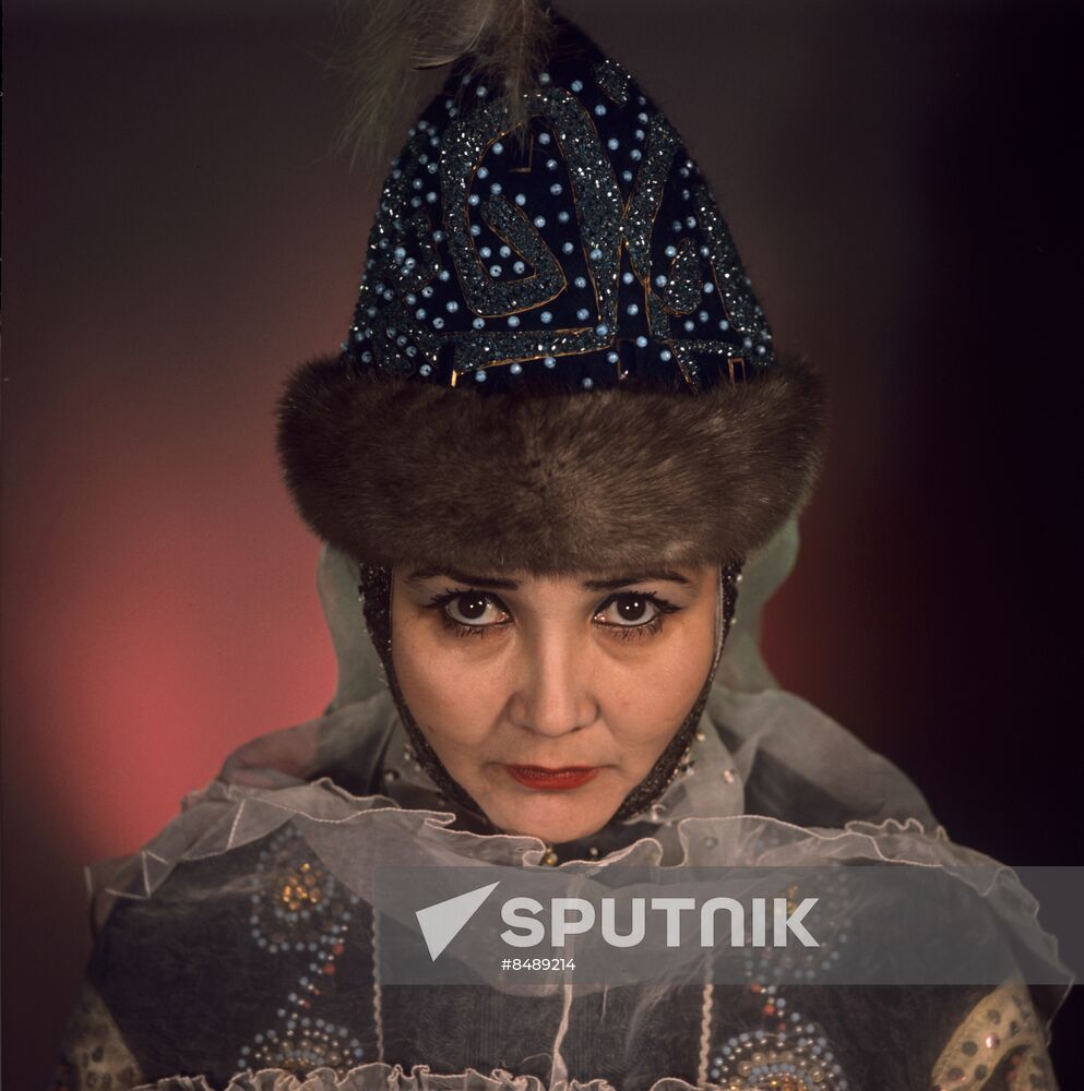 Actress Gulfairus Ismailova in Kyz-Zhibek