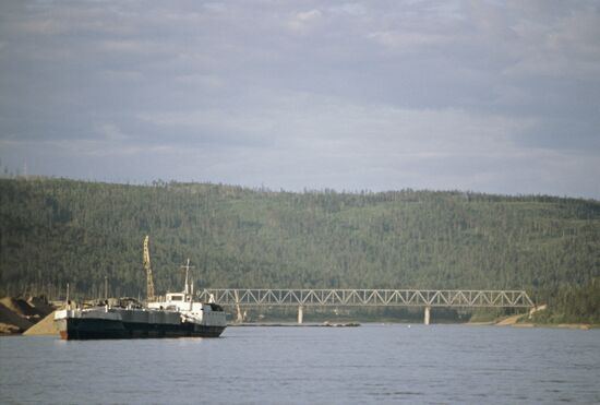 Railway bridge over the Lena