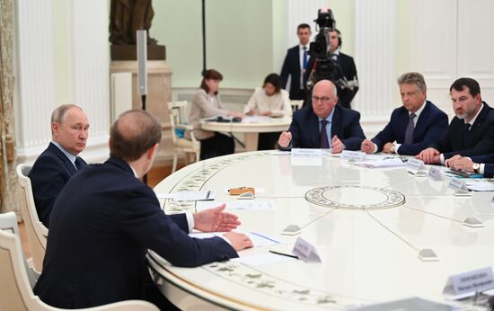 Russia Putin Industry Development