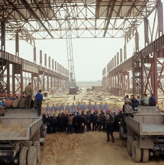 Concert for Uralmash construction workers