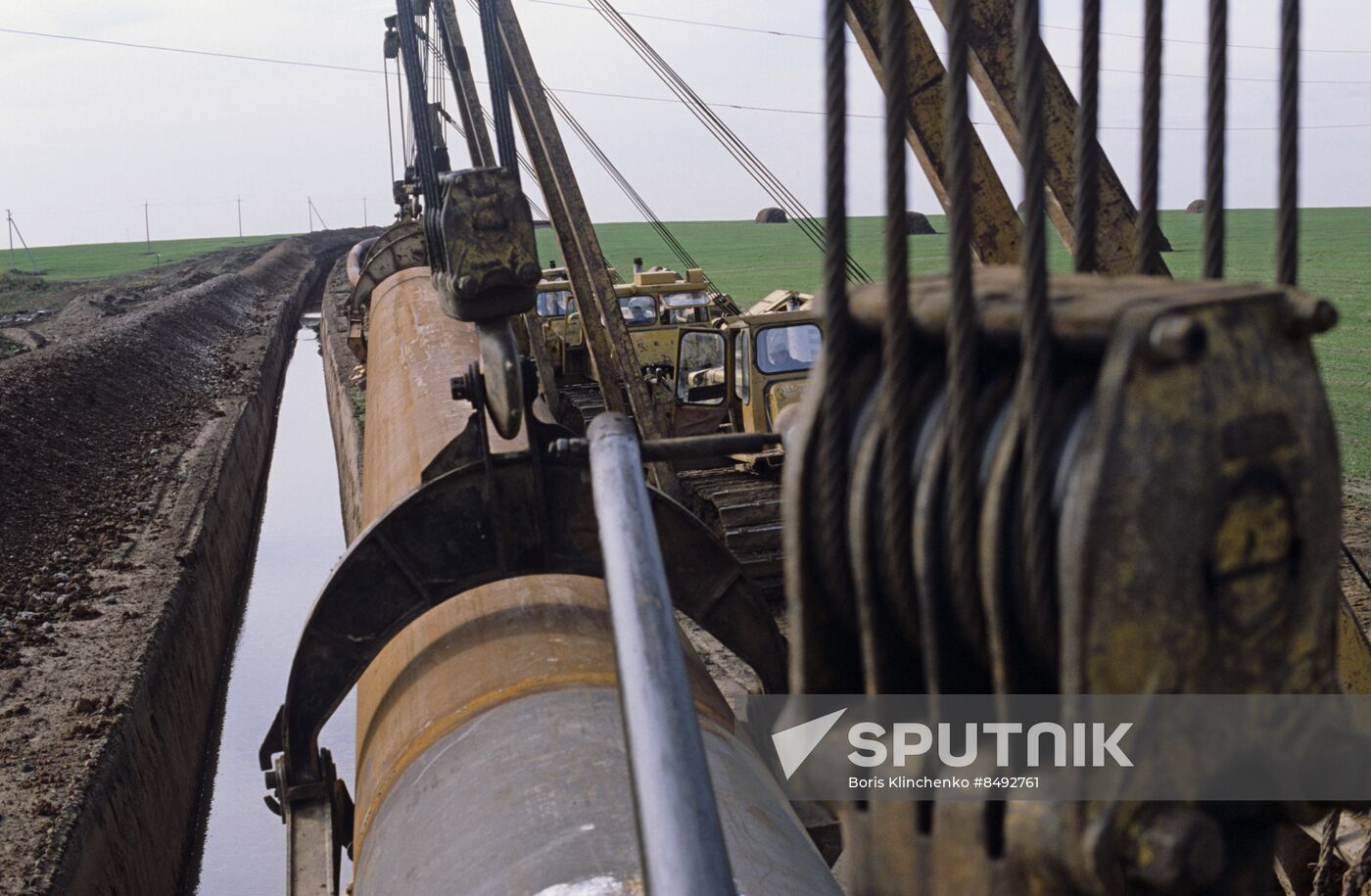 Urengoi-Pomary-Uzhgorod gas pipeline under construction