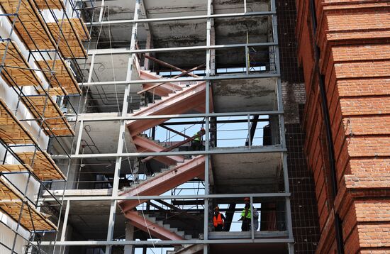 Russia DPR Construction