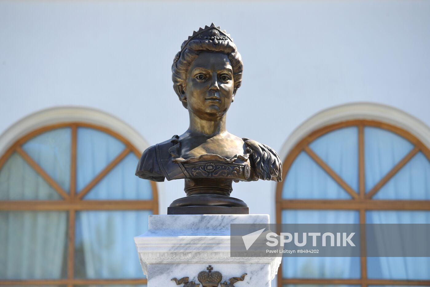 Russia History Busts Unveiling