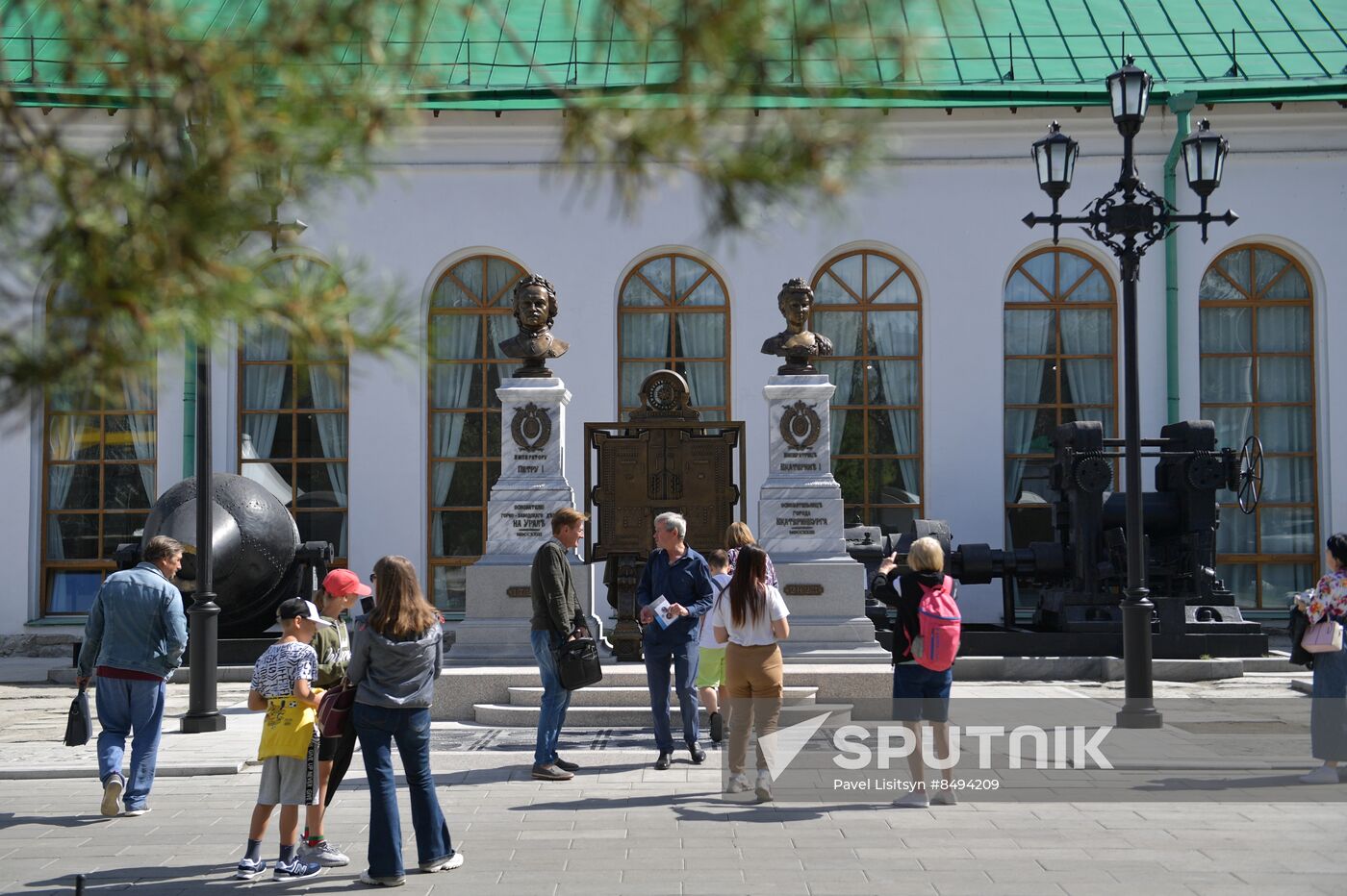 Russia History Busts Unveiling