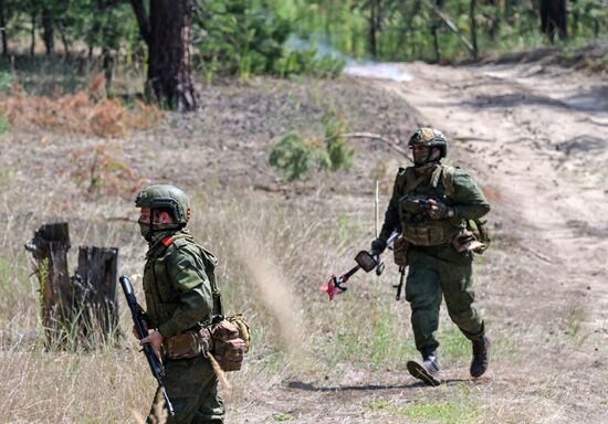 Russia Ukraine Military Operation Sappers