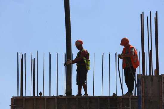 Russia DPR Construction