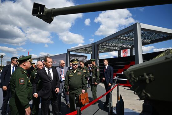 Russia Medvedev Army Forum