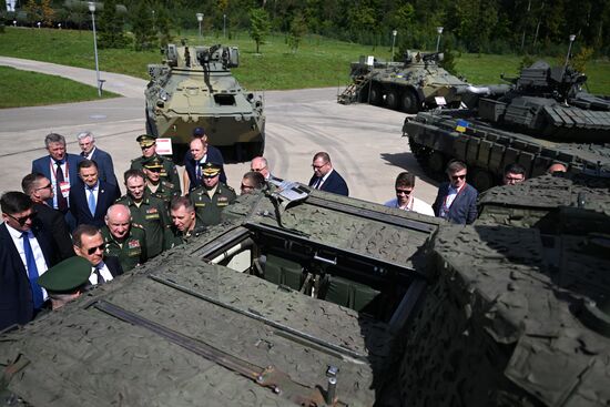 Russia Medvedev Army Forum