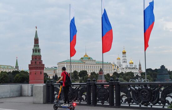 Russia National Flag Day Preparations