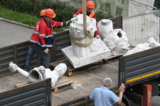 Russia Sculpture Restoration