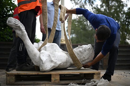 Russia Sculpture Restoration