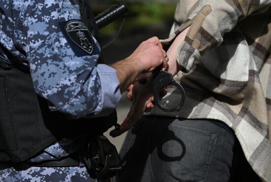 Russian Guard drill for emergencies at children's education institutions