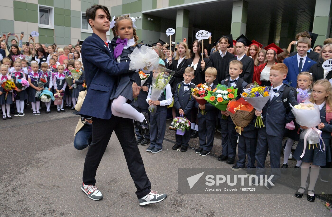 Russia New Academic Year Schools