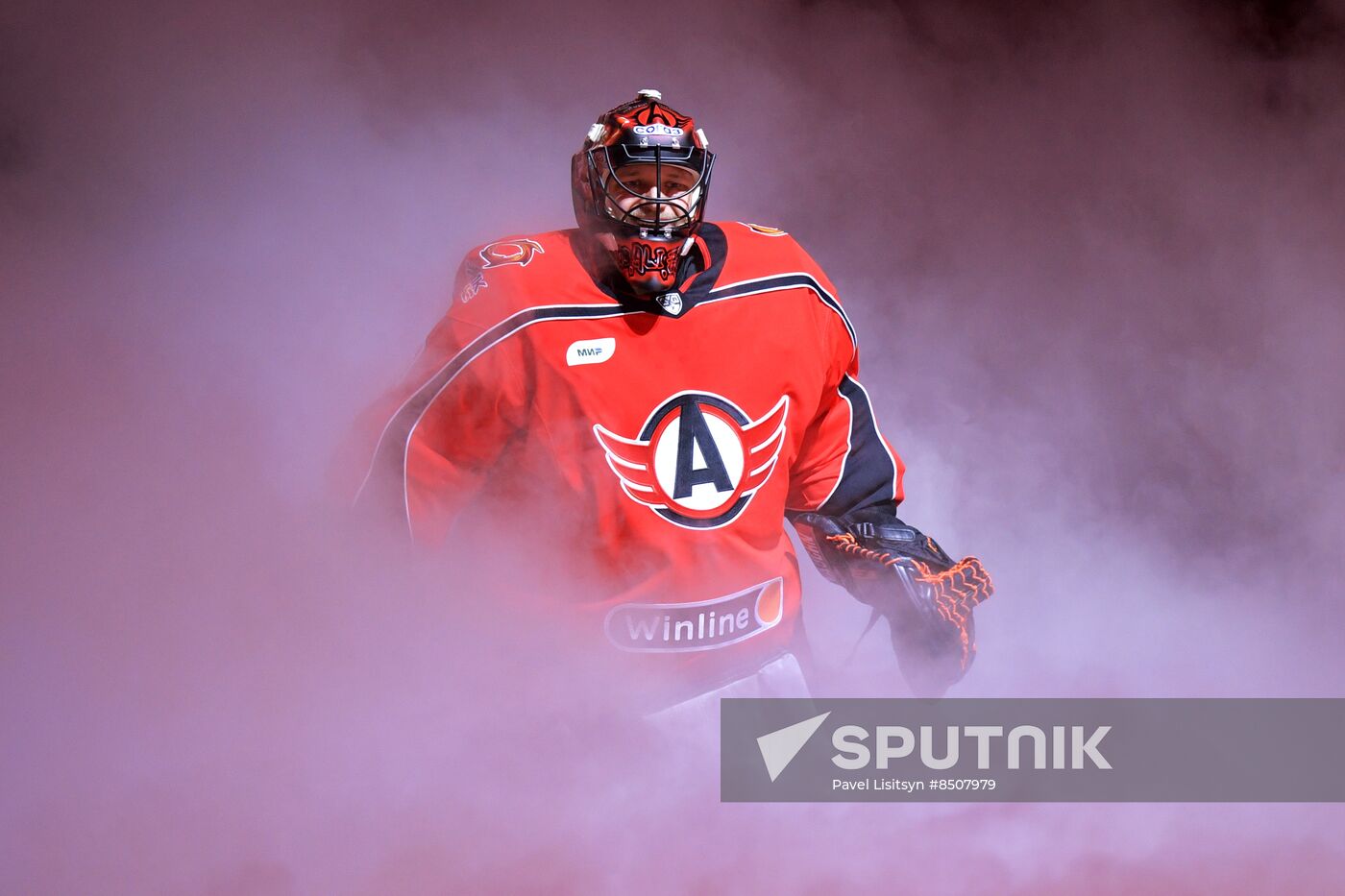 Russia Ice Hockey Kontinental League Avtomobilist - Metallurg