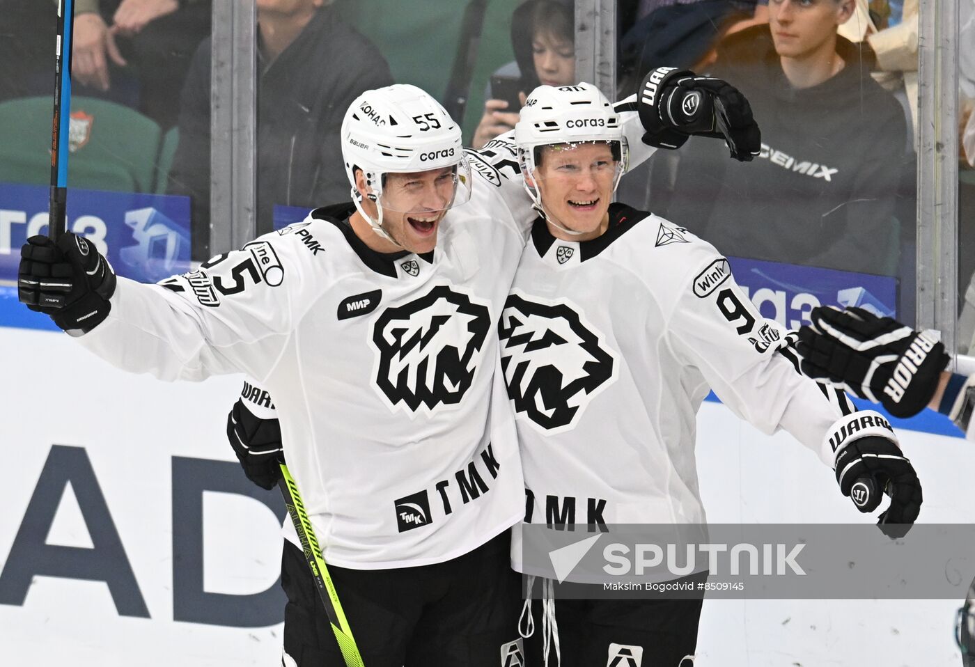 Russia Ice Hockey Kontinental League Ak Bars - Traktor