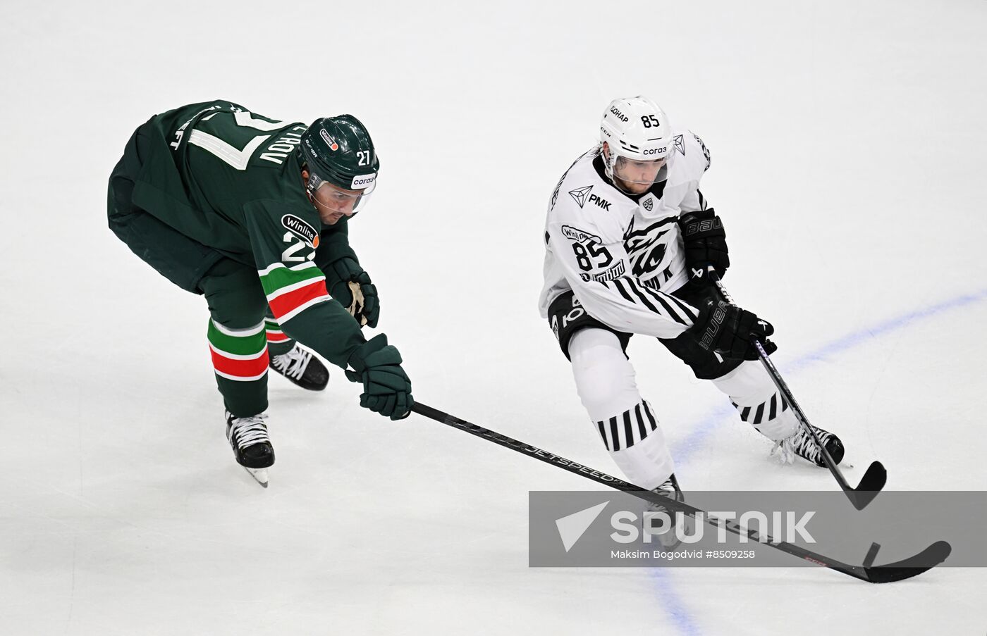 Russia Ice Hockey Kontinental League Ak Bars - Traktor