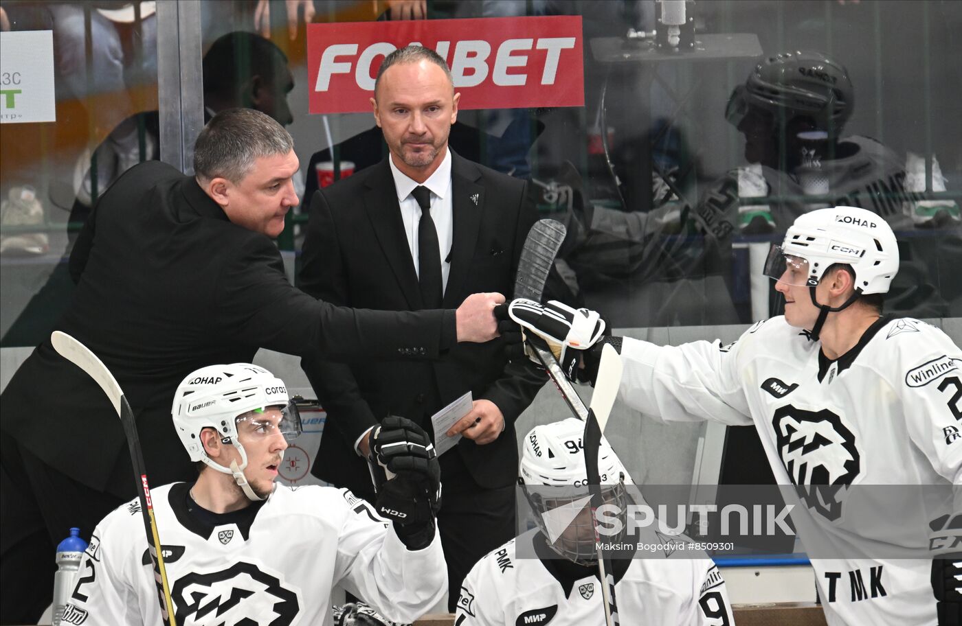 Russia Ice Hockey Kontinental League Ak Bars - Traktor