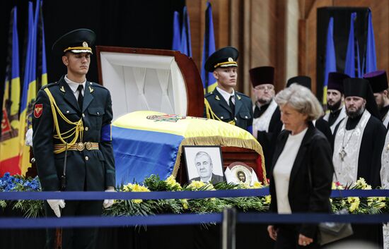 Moldova First President Snegur Death