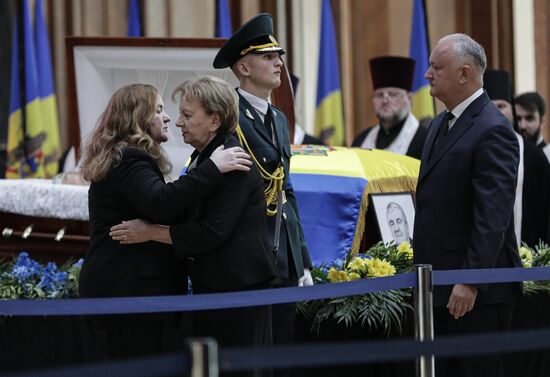 Moldova First President Snegur Death