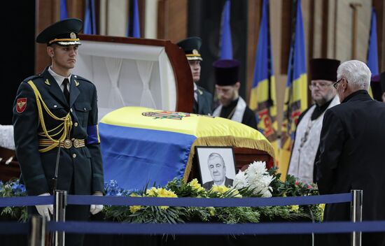 Moldova First President Snegur Death