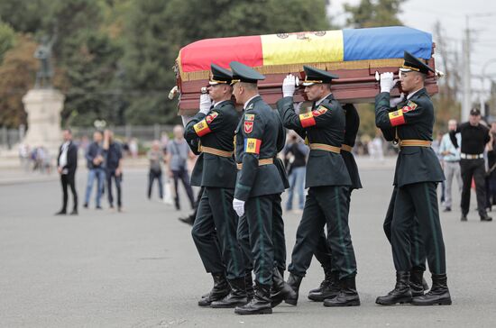 Moldova First President Snegur Death