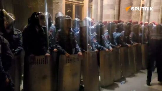 Armenian police withstand protesters' attempt to storm government building