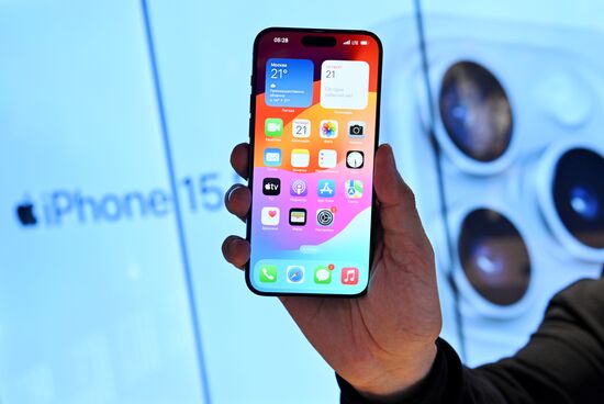 Russia Apple New iPhone
