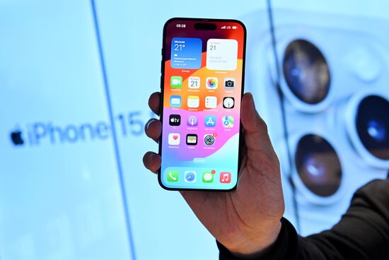 Russia Apple New iPhone