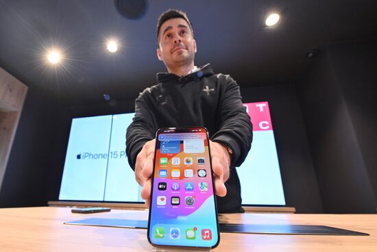 Russia Apple New iPhone