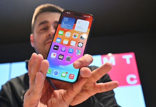Russia Apple New iPhone