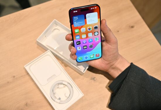 Russia Apple New iPhone