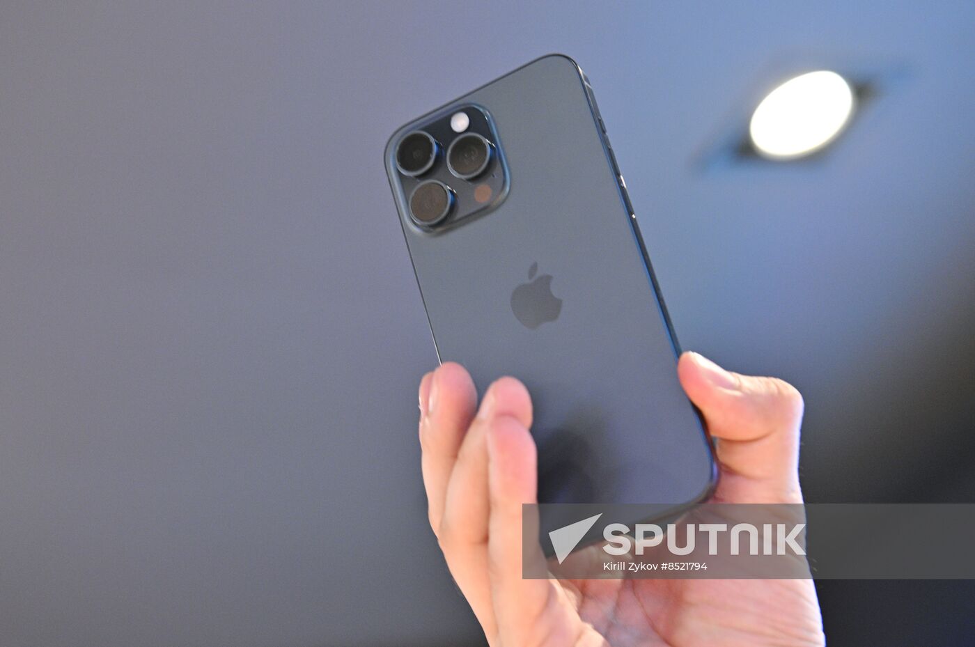 Russia Apple New iPhone