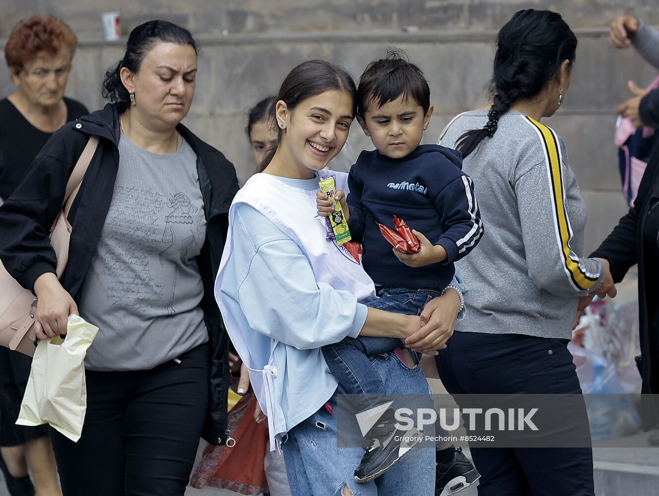 Armenia Azerbaijan Tensions Evacuees