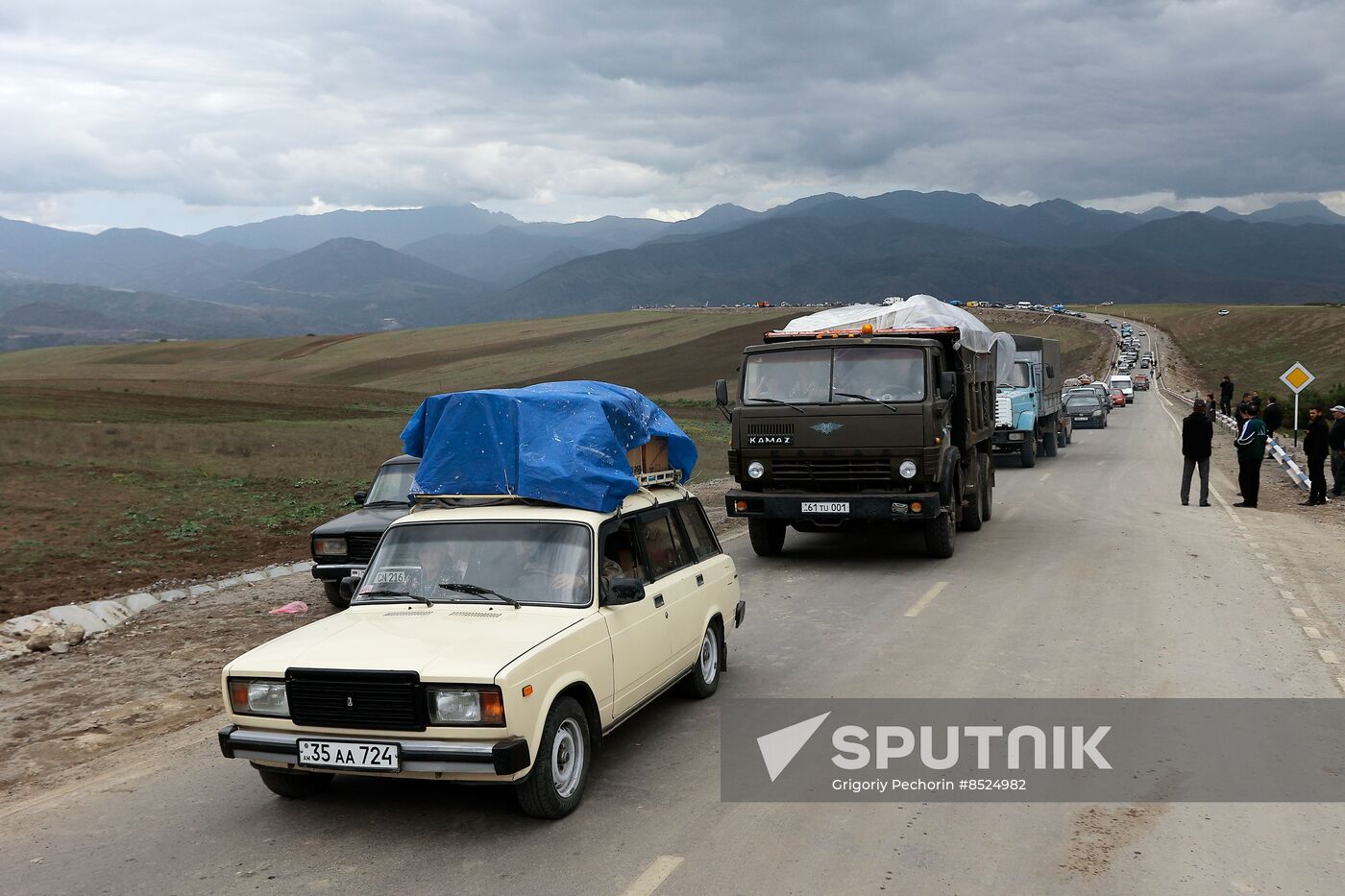 Armenia Azerbaijan Tensions Evacuees