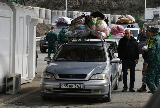 Azerbaijan Armenia Tensions Evacuees