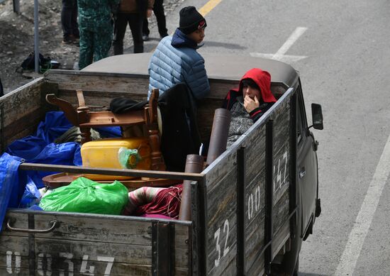 Azerbaijan Armenia Tensions Evacuees