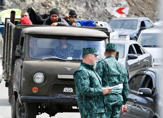 Azerbaijan Armenia Tensions Evacuees