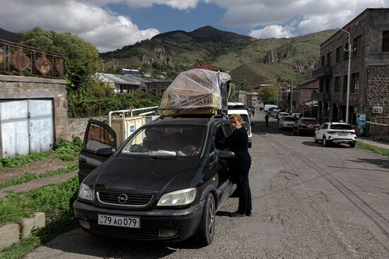 Armenia Azerbaijan Tensions Refugees