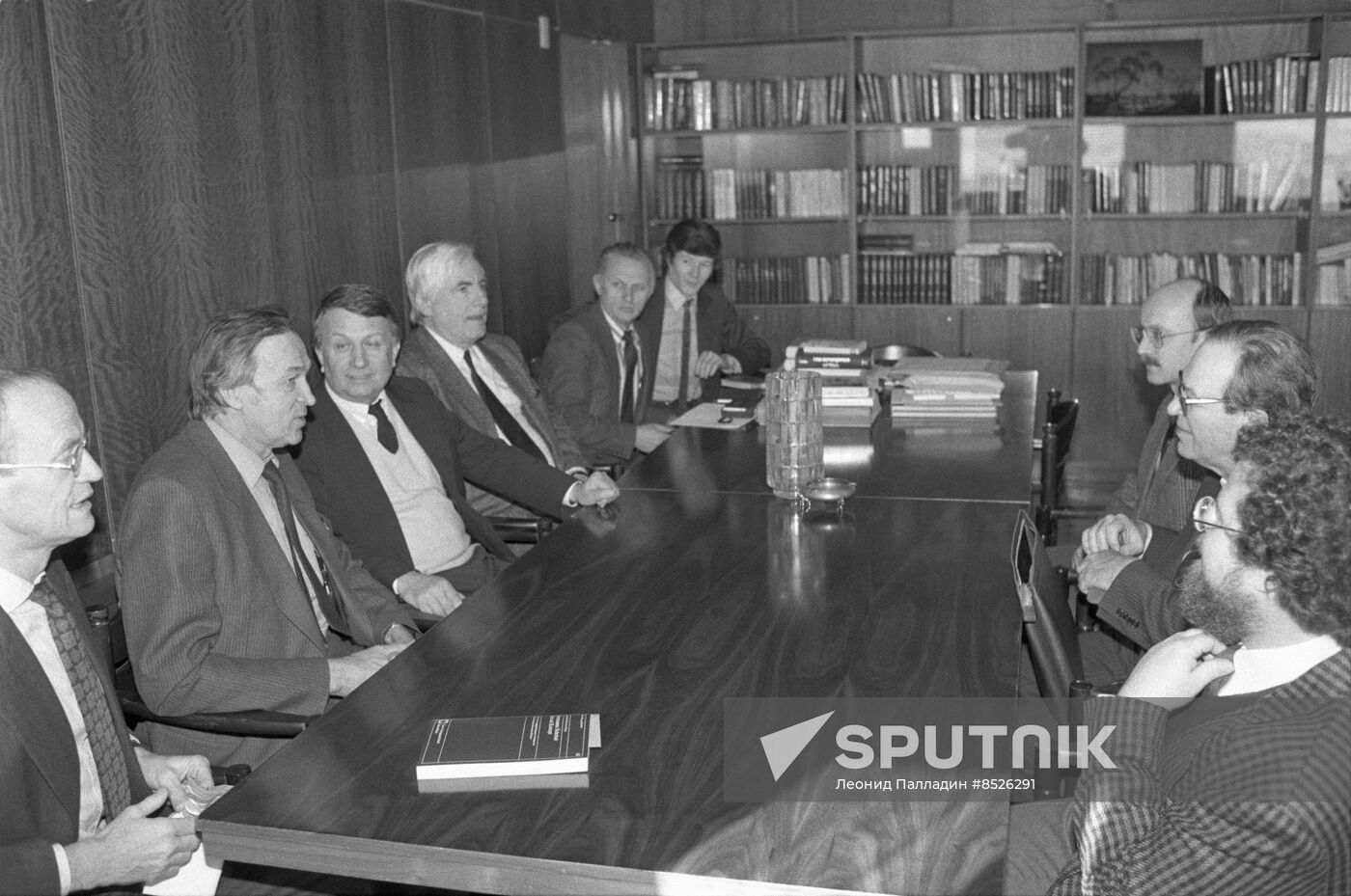 Der Spiegel magazine representatives visit USSR
