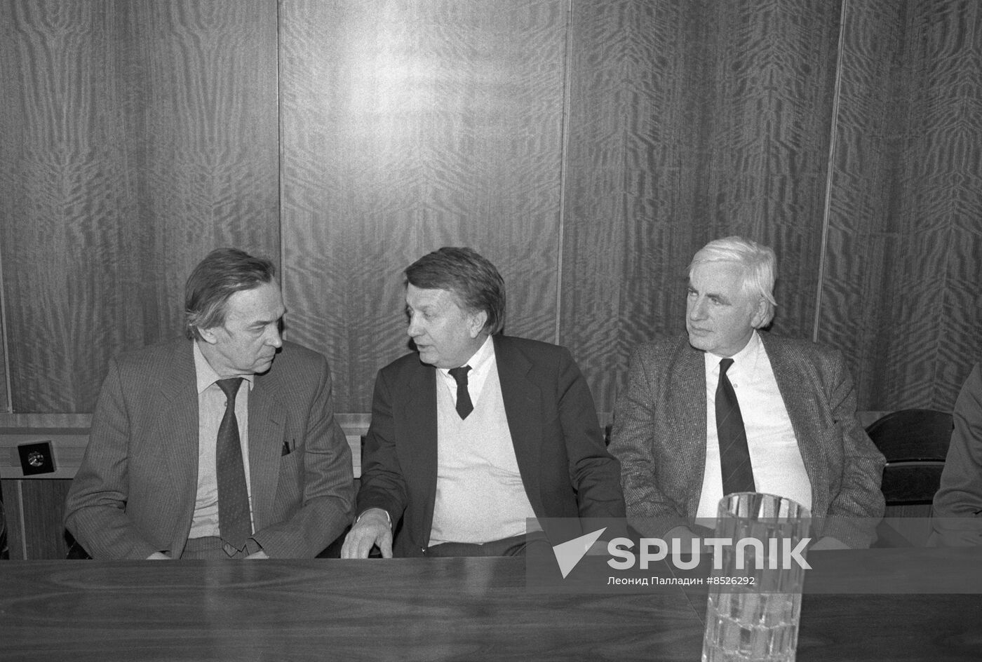 Der Spiegel magazine representatives visit USSR