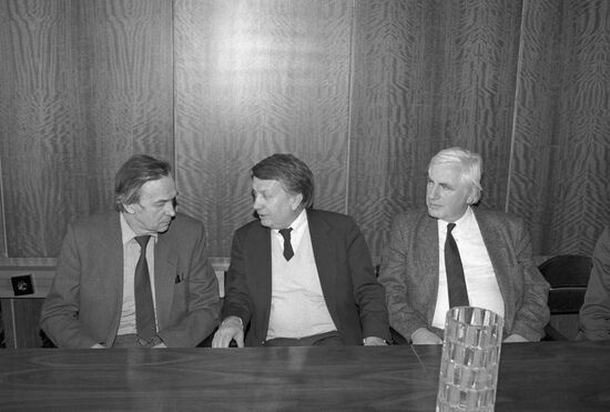Der Spiegel magazine representatives visit USSR