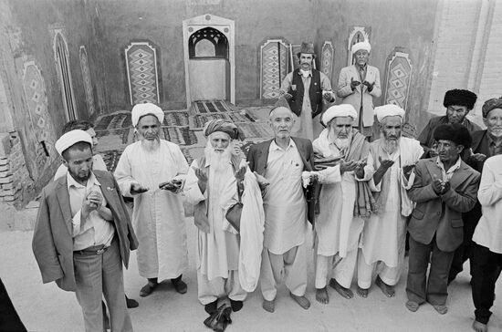 Democratic Republic of Afghanistan delegation visits Soviet Union
